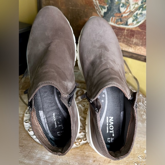 EUC Naot “Zodiac” Sneaker-Inspired Ankle Bootie Tan. Size 38/7-7.5 (see chart) - Picture 10 of 14